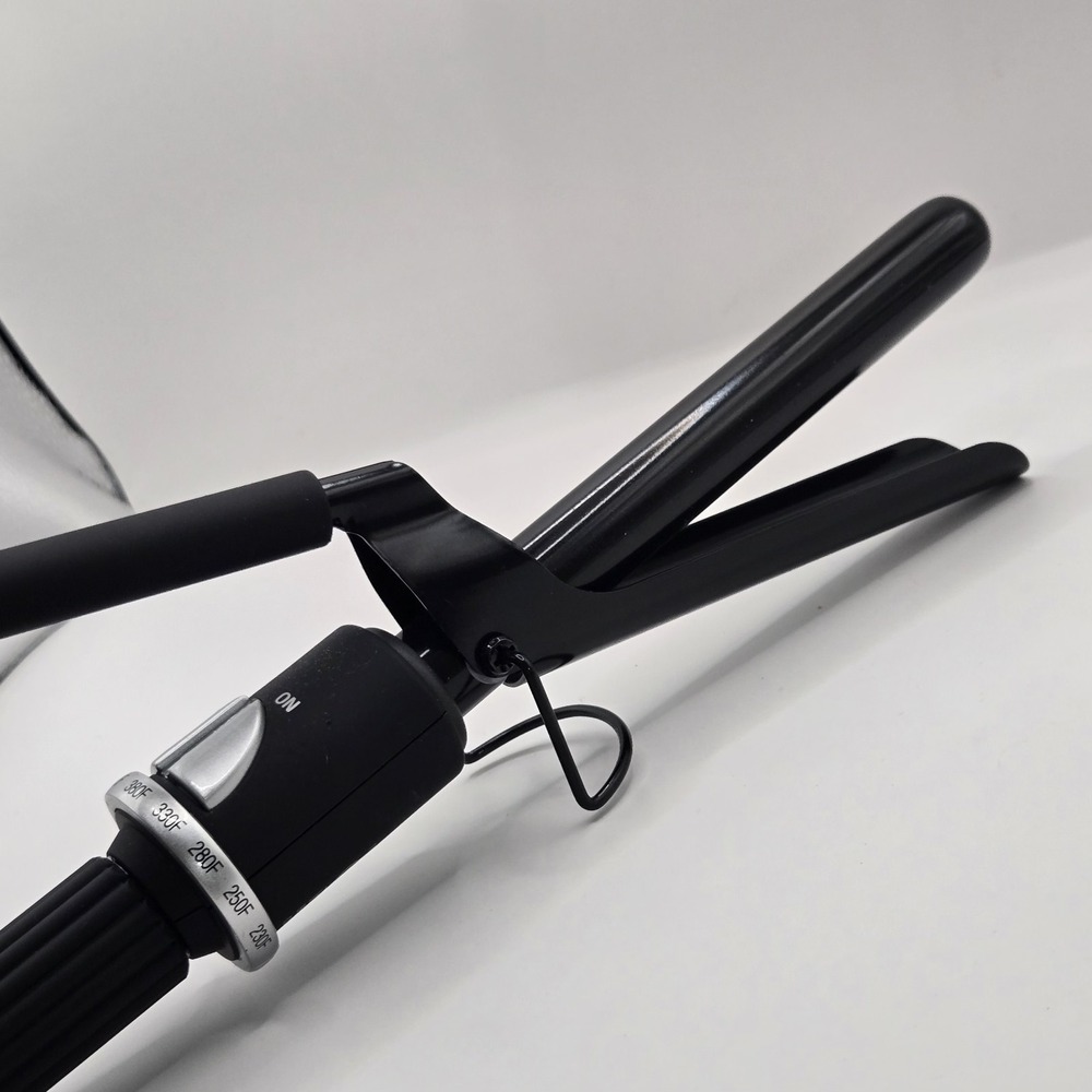 Sleek Black Hair Curler